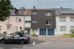 Attraktives Mehrfamilienhaus mit 3 Einheiten – 2 leerstehend, 1 vermietet – mit Garten & 2 Garagen – Rhein-Erft-Kreis – Vorschaubild 1