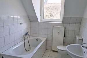 ***Gemütliche Dachgeschoss-Wohnung mit 1,5 Zimmern sucht nette Mieter*** – Siemensstr. 42, 45143 Altendorf, Essen – Vorschaubild 5