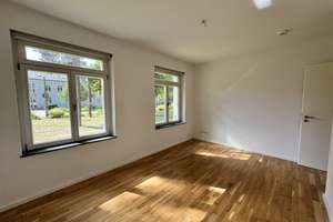Zwischen Licht und Natur: Stilvolle 2-Zimmer-Wohnung mit Terrassenidylle – Südostallee 118, 12487 Johannisthal, Berlin – Vorschaubild 9