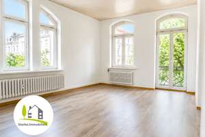 Altbaucharme in Kiel-Gaarden: helle 3-Zimmer-Wohnung mit 2 Balkonen – WG-geeignet