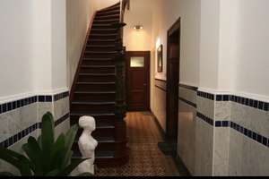 Repräsentatives Jugendstil-Mehrfamilienhaus mit Entwicklungspotenzial und modernisierter Gebäudesubs – Die vollständige Adresse der Immobilie erhältst du vom Anbieter., 47798 Stadtmitte, Krefeld – Vorschaubild 1