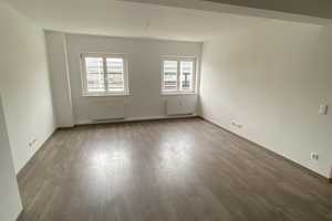 Zentral gelegene 3-Zimmer-Wohnung mit Aufzug und Einbauküche – Petersstraße 88, 47798 Krefeld – Vorschaubild 2
