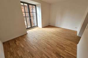 Exklusives Wohnen im Denkmalobjekt – 3 Zimmer, Balkon, Fußbodenheizung, EBK & Stellplatz inklusive – Alte Diamant Brauerei 4, 39124 Neue Neustadt, Magdeburg – Vorschaubild 1