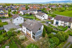 Lichtdurchflutetes Mehrfamilienhaus mit Wintergarten, Garten und Doppelgarage – modernisiert für Eig – Die vollständige Adresse der Immobilie erhältst du vom Anbieter., 79395 Neuenburg am Rhein – Vorschaubild 2