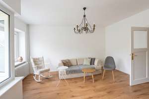 Renovierte, helle 2-Zimmer-Wohnung mit Balkon in Kiel-Brunswik – Gerhardstraße 13, 24105 Brunswik, Kiel – Vorschaubild 2