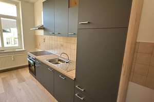 Neue Einbauküche! Große 3-Zimmer mit neuem Laminat und Wannenbad in guter Lage! – Olbernhauer Straße 22, 9125 Altchemnitz, Chemnitz – Vorschaubild 2