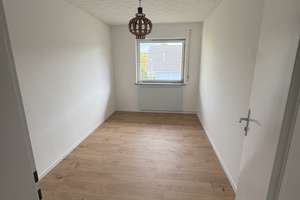 3-Zimmer-Wohnung mit Terrasse, Einbauküche & ruhiger Lage in Nürnberg-Eibach / direkt vom Eigentümer – Fritz-Weidner-Straße 31, 90451 Eibach, Nürnberg – Vorschaubild 11