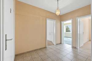 Liebhaber aufgepasst: Altbauwohnung mit Loggia, Gartenmitbenutzung und Doppelgarage ! – Die vollständige Adresse der Immobilie erhältst du vom Anbieter., 50996 Rodenkirchen (Ortsteil), Köln – Vorschaubild 3