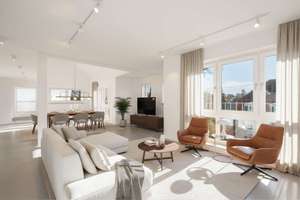 Hochwertig sanierte Penthouse-Wohnung mit Dachterrasse in Bestlage