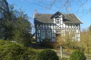 Westerwald: Charmanter Fachwerk-Hof mit freistehendem Haus, Scheune, Stall, Eckhaus und Weidefläche – Altenkirchen (Westerwald) (Kreis) – Vorschaubild 1