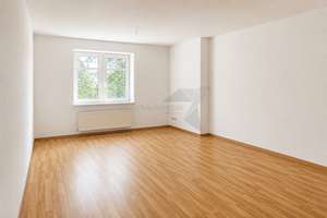 Romantische 3-Raum-Maisonette-Wohnung mit Tageslichtbad, Gäste-WC und Einbauküche in C-Ebersdorf – Lichtenwalder Straße 15, 9131 Ebersdorf, Chemnitz – Vorschaubild 3