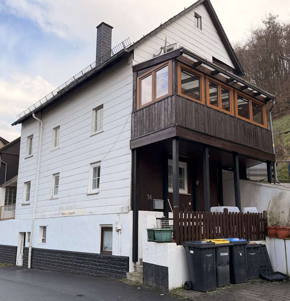 Immobilie in Dillenburg - Schönes Einfamilienhaus mit Renovierungspotenzial - Bild 0