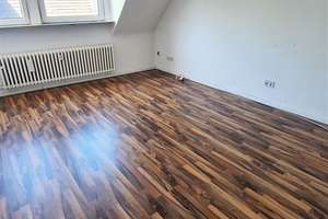 ***Geräumige Dachgeschoss-Wohnung mit 5 Zimmern in gepflegtem Umfeld*** – Elisabethstraße 4-6, 46049 Alstaden-Ost, Oberhausen – Vorschaubild 3