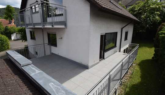 Bild von Großes Zweifamilienhaus in Seeheim