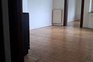 Das könnte Ihre Wohnung werden - mit Einbauküche, Holzfussboden, weißes Bad und Balkon zum Garten – Die vollständige Adresse der Immobilie erhältst du vom Anbieter., 40227 Oberbilk, Düsseldorf – Vorschaubild 4