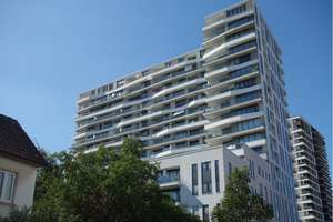 Große 4-Zimmer-Luxuswohnung im AXIS-Tower/Europaviertel