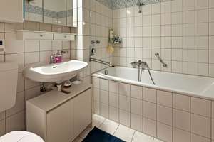 Großzügige 4-Zimmer-Wohnung mit Loggia, modernisiertem Duschbad und Tiefgaragenstellplatz – Wentzel  – Die vollständige Adresse der Immobilie erhältst du vom Anbieter., 22926 Ahrensburg – Vorschaubild 11