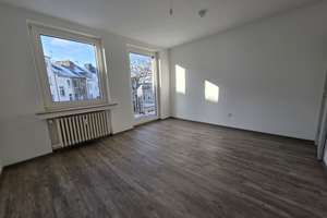 Helle 3-Zimmer Wohnung mit Balkon im 2. OG in Aachen Innenstadt – Harscampstraße 42, 52062 Kaiserplatz, Aachen – Vorschaubild 1