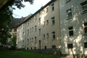 *sanierte Altbauwohnung mit Tageslichtbad im Erdgeschoss* – Harkortstr. 51-53, 45145 Holsterhausen, Essen – Vorschaubild 4