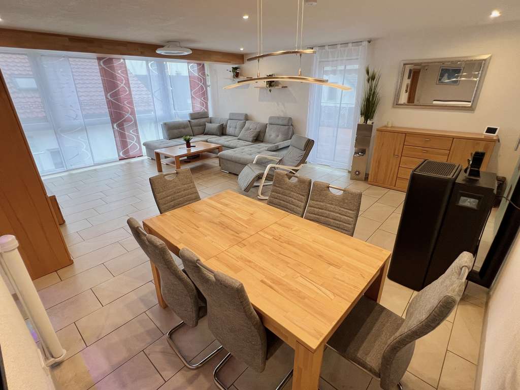 Immobilie in Weidenstetten - Großzügiges Wohnen auf zwei Ebenen! - Bild 3