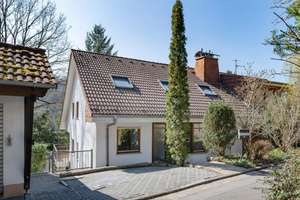 Schuch Immobilien - Raumwunder mit separater Einliegerwohnung in Blicklage – Die vollständige Adresse der Immobilie erhältst du vom Anbieter., 65817 Eppstein – Vorschaubild 4