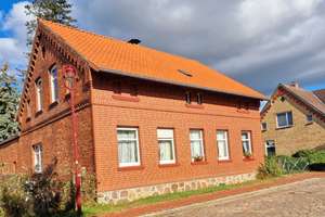 Charmantes 1-2 Familienhaus, in bester Innenstadtlage mit Landgarten! – Die vollständige Adresse der Immobilie erhältst du vom Anbieter., 19249 Lübtheen – Vorschaubild 1
