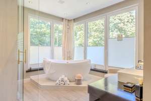 Repräsentative Design-Villa mit absoluter Privatsphäre in den Elbvororten  – Die vollständige Adresse der Immobilie erhältst du vom Anbieter., 22587 Rissen, Hamburg – Vorschaubild 17
