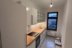 Renovierte Helle 3-Zimmer Wohnung mit Balkon im 3. OG  – Rosa-luxemburg-straße 48, 4315 Neustadt-Neuschönefeld, Leipzig – Vorschaubild 2