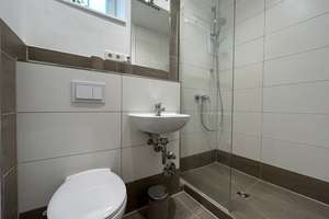 Schöne *vollmöblierte* frisch sanierte 2 Zimmer-Wohnung mit großer Terrasse. – Robenstraße 67, 52070 Jülicher Straße, Aachen – Vorschaubild 6