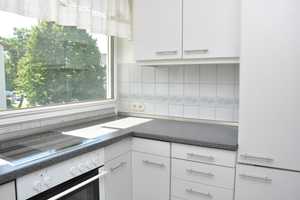 Lichtdurchflutet: Helle 3-Zimmer-Wohnung mit EBK, Sonnenbalkon, Garage und Lift! – Düsseldorf – Vorschaubild 7