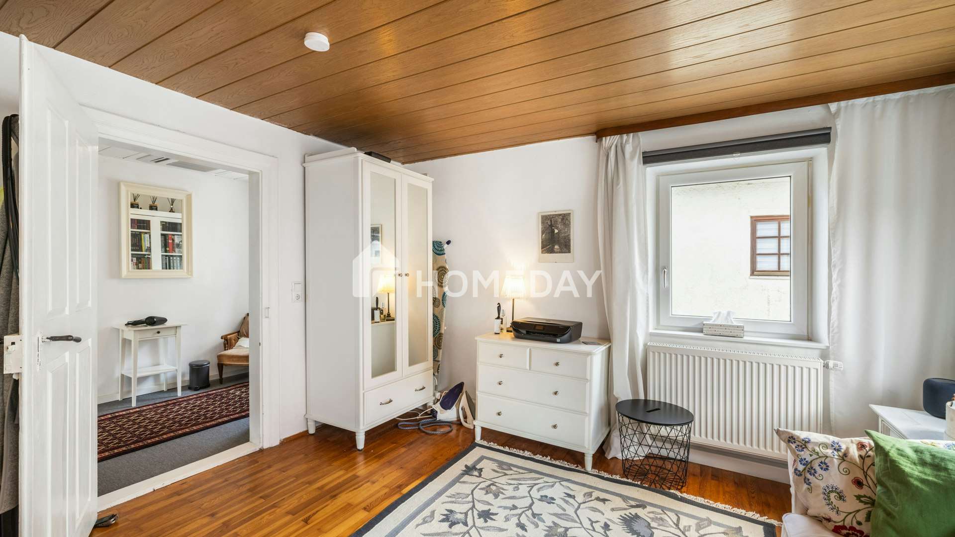 Immobilie in Au in der Hallertau - Stilvoll saniertes Bauernhaus mit zwei Wohneinheiten, Kamin & Photovoltaikanlage - Bild 10