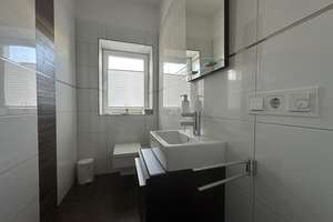 Exklusive 5-Zimmerwohnung auf zwei Etagen mit Garten und zwei Stellplätzen i.Oberkassel. – Schwalmstr. 3, 40547 Oberkassel, Düsseldorf – Vorschaubild 11