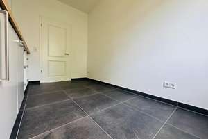 ERSTBEZUG nach Sanierung, 3-Zimmer-Etagenwohnung in 3-Familienhaus in Laubegast zu verkaufen. – Österreicher Straße 82, 1279 Laubegast, Dresden – Vorschaubild 8