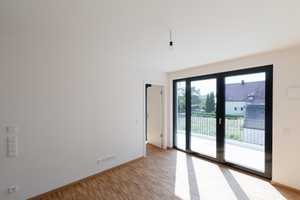 2 Zimmerwohnung mit Einbauküche und großem Balkon – Grafrather Straße 9, 81245 München – Vorschaubild 5