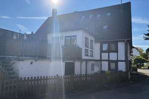 Großes Zweifamilienhaus mit Garage in Kreuztal - Littfeld – Die vollständige Adresse der Immobilie erhältst du vom Anbieter., 57223 Kreuztal – Vorschaubild 3
