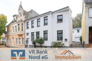 3 Wohneinheiten - 2 Gebäude: Wohnkomplex in Innenstadtnähe – Die vollständige Adresse der Immobilie erhältst du vom Anbieter., 24837 Schleswig – Vorschaubild 1