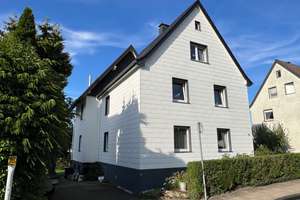 Wohnhaus mit 3 Wohnungen in Bielefeld-Hillegossen – Die vollständige Adresse der Immobilie erhältst du vom Anbieter., 33699 Stieghorst, Bielefeld – Vorschaubild 2