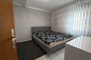 4,55 % Rendite! Modernisierte 3-Zimmer-Wohnung mit praktischer Aufteilung – 70327 Untertürkheim (Ortsteil), Stuttgart – Vorschaubild 2