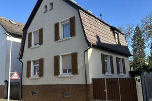 Geräumiges 7-Zimmer Einfamilienhaus in Darmstadt-Arheilgen mit Bauland