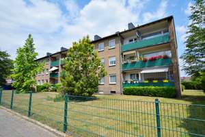 Helle 4- Zimmer-Familien-Wohnung mit  Balkon  und Stellplatz und viel Grün #Nähe Krefeld-Hüls# – Hülser Str. 713, 47803 Inrath/Kliedbruch, Krefeld – Vorschaubild 2