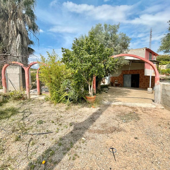 ZWEI GRUNDSTÜCKE MIT HAUS, GARAGE UND POOL ZU VERKAUFEN!