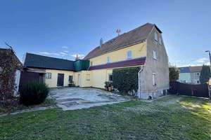 Mehrgenerationenhaus mit großem Grundstück zu verkaufen! *Pool* *Garage* *Einliegerwohnung* – Die vollständige Adresse der Immobilie erhältst du vom Anbieter., 1612 Nünchritz – Vorschaubild 3
