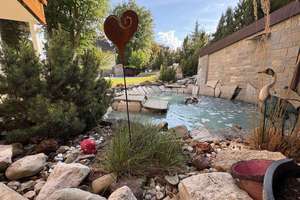 Repräsentative Luxusvilla mit mediterranem Flair, großzügigen Terrassen und idyllischem Garten