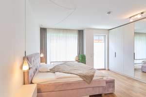 Exklusive 5-Zimmer-Wohnung mit 510 m² Privatgarten am Englischen Garten – Die vollständige Adresse der Immobilie erhältst du vom Anbieter., 80939 Obere Isarau, München – Vorschaubild 7