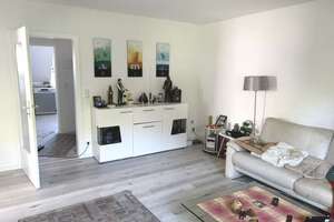 ruhige Lage -  helle gemütliche 3-Zimmer-Dachgeschoß-Wohnung – Die vollständige Adresse der Immobilie erhältst du vom Anbieter., 70186 Gaisburg, Stuttgart – Vorschaubild 2