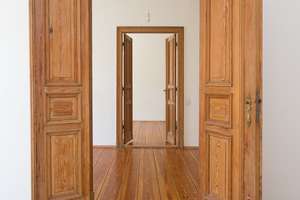 Altbau-Juwel mit Seltenheitswert: Klassischer Charme trifft maximale Gestaltungsfreiheit – Wilmersdorfer Straße 106, 10629 Charlottenburg, Berlin – Vorschaubild 10