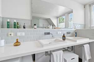 Elegante 10-Zi-Villa am Remberger See/Golfplatz! Indoor-Pool. Doppelgarage. Einlieger. – Die vollständige Adresse der Immobilie erhältst du vom Anbieter., 47259 Huckingen, Duisburg – Vorschaubild 16