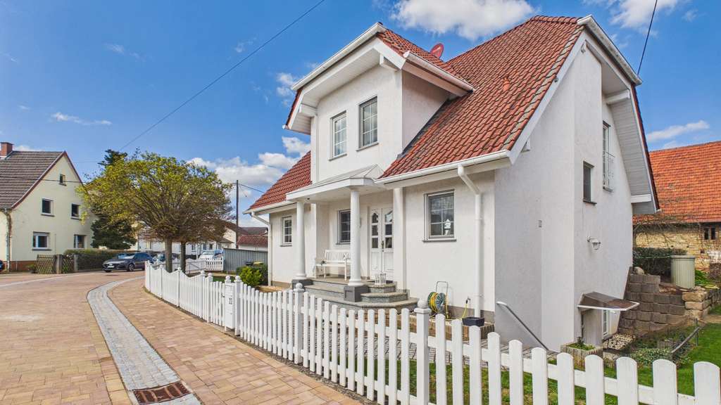 Immobilie in Gensingen - Besonderes Anwesen mit Einliegerwohnung, Scheune und charmantem Innenhof in ruhiger Lage von Gensing - Bild 1