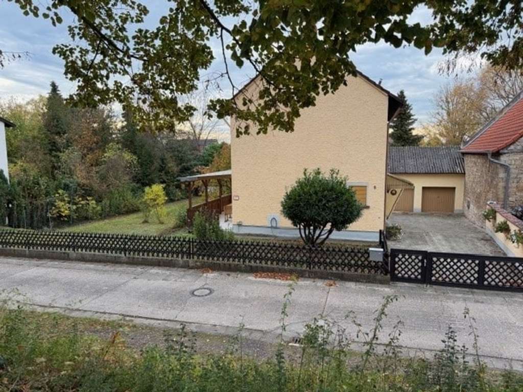 Immobilie in Armsheim - Renovierungsbedürftiges Einfamilienhaus in guter Lage von Armsheim - Bild 0