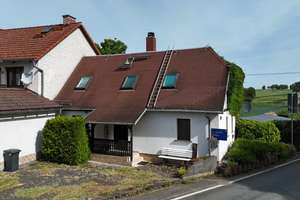 Auf dem Land ankommen: Liebevoll gestaltetes Haus, großer Garten, weiter Blick in Lothra – Die vollständige Adresse der Immobilie erhältst du vom Anbieter., 7338 Drognitz – Vorschaubild 15